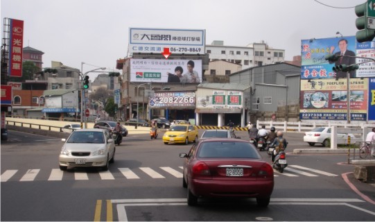 N-0414鐵架廣告塔-台南市前峰路135號-火車站、北門路商圈、新光三越中山店、大遠百廣告看板